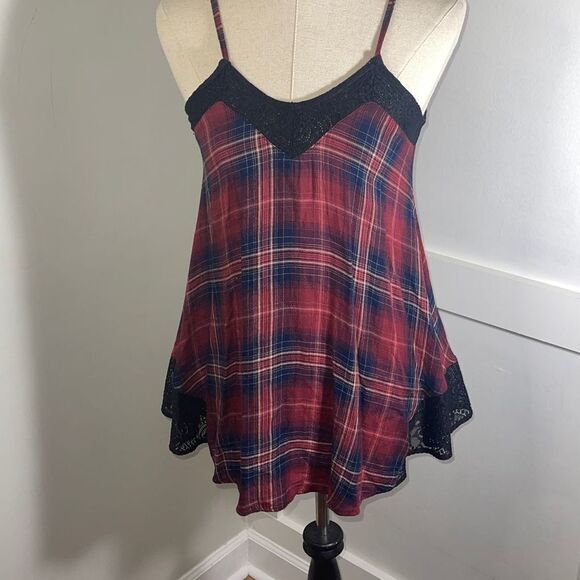 Layering top - EUC- 3/$25 - Picture 1 of 5